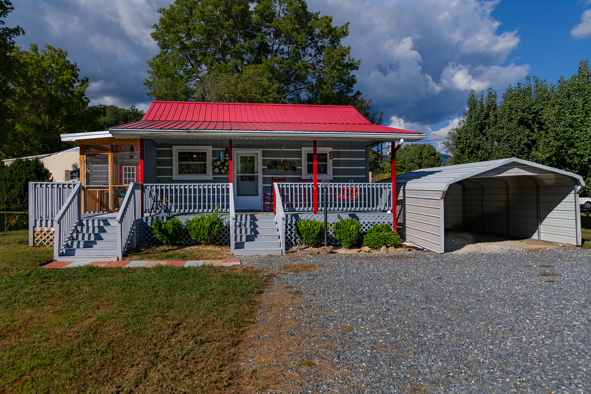 Deep Creek Cottage next to the GSMNP